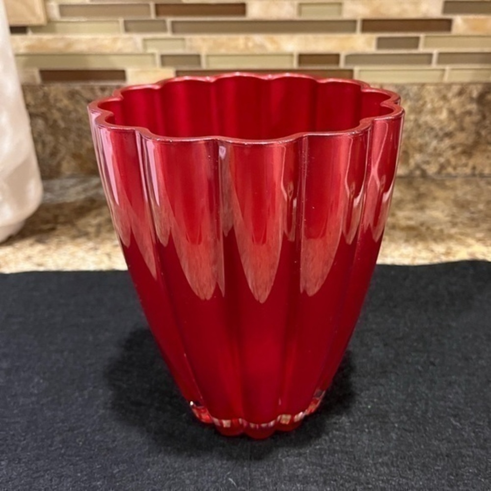 Teleflora Red Ribbed Vase Made in Poland